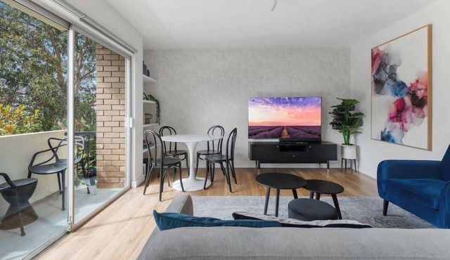 Newly Renovated South Yarra 2BR Apt with parking