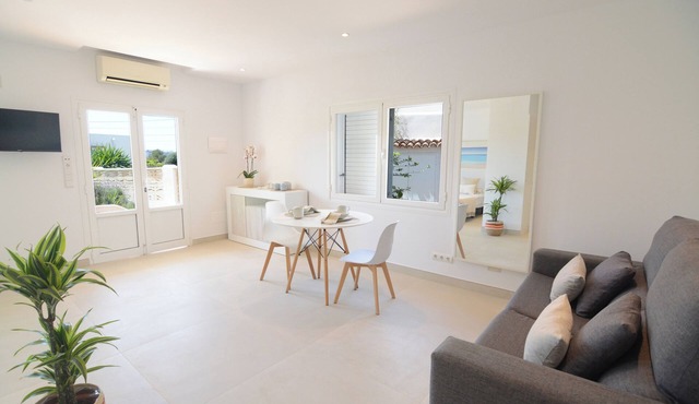 Nice and quiet apartments located 100 meters from the beach