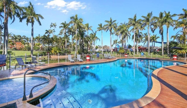 Oaks Family Getaway - Resort, Beach