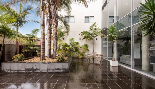 Ocean Blue Views in Central Dromana
