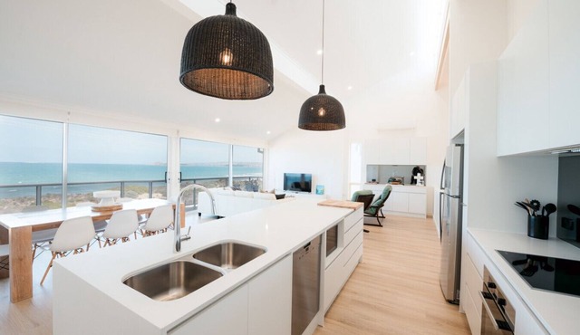 Oceana Esplanade - beach front with panoramic ocean views