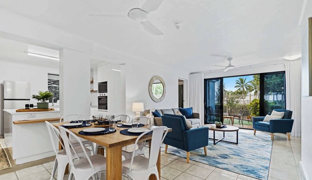 Oceanfront Apartment w/Pool & BBQ - Central Cairns