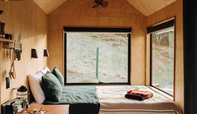 Off-Grid Cabin Surrounded by Nature - Emillie