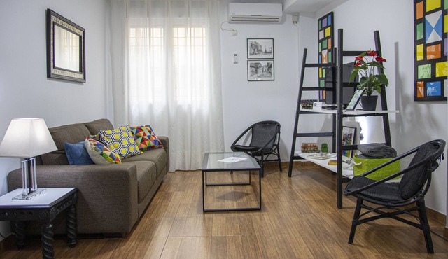 Original apartment in the historic center. Wifi. Optional private garage