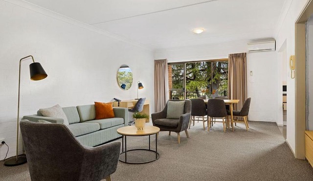 Oxley Court Serviced Apartments