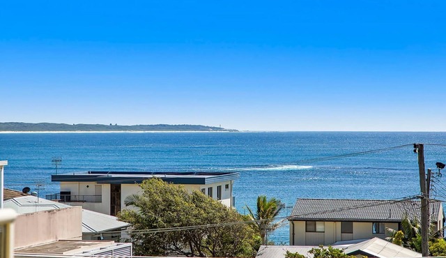 Pacific Breeze 11 Beach views in Blue Bay