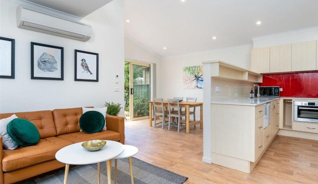 Peaceful 1BR Courtyard Unit in quiet Dickson - Hosted by CanStay