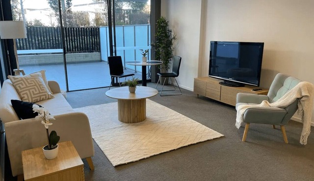 Phillip, 1 Bed Newly Furnished - Your Little Home Away From Home