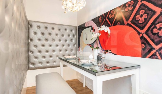 Platinum Suite Picasso-Inspired REMS in Málaga
