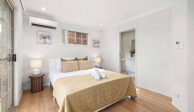 Pool & Tennis Court, 3BR Bright Mt Gravatt Retreat