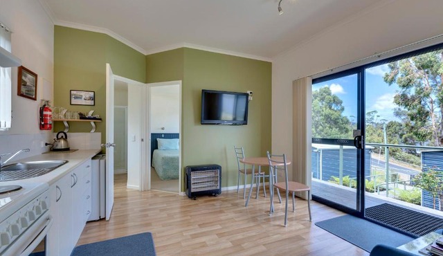 Port Huon Cottages