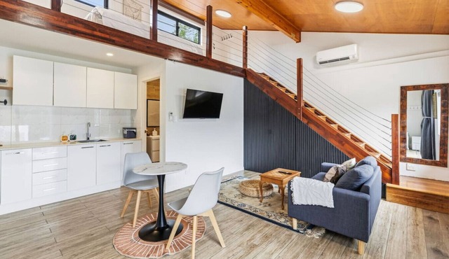 Private Loft Studio | High Ceiling | Tennis Court