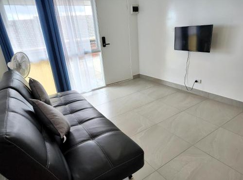 PROMO! Near Train Station, FREE WIFI!