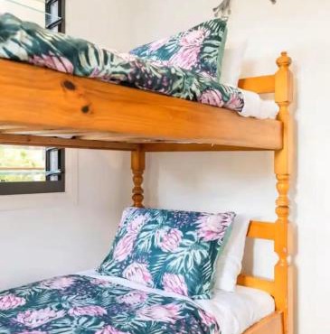 Quiet 2 bed home with Private Patio in Quaint Village