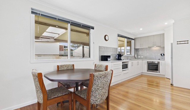 Quiet family location . 100 metres to the beach. Winter holiday rates applied .