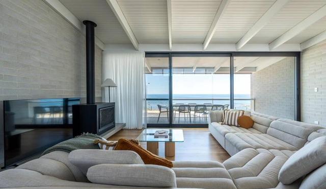 Reef House: Pool Beachfront Near Wineries