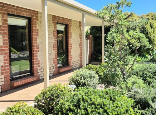 Relax on Ryan Robe - 100m to Beach, Cafes and Town