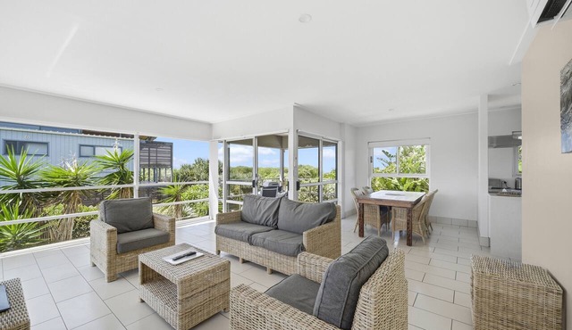 Relaxed Beachside Living for the Whole Family at Kimara