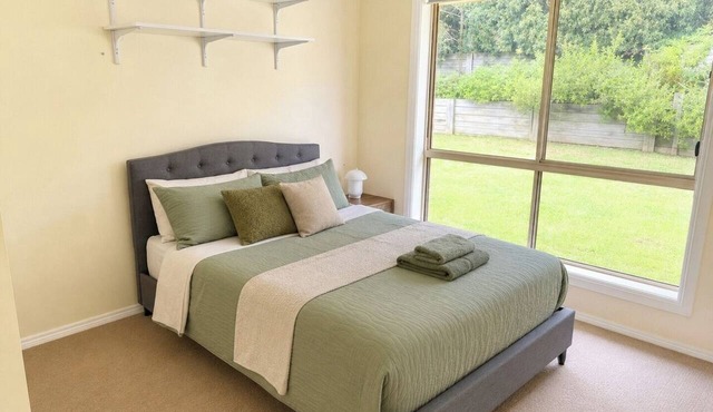 Relaxed Mount Gambier home with backyard