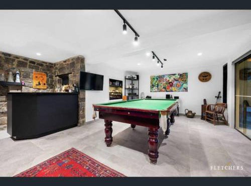 Resort-style 5 bdrm home w pool, spa & billiards!