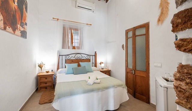 Room 'Limonero' with Mountain View, Wi-Fi and Air Conditioning