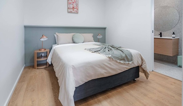 Ropa Standard Queen Suite - Luxe Stay in Dubbo