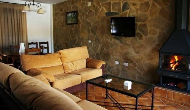 Rural apartment La Venta del Charco for 4 people