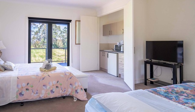 Rustic Winery Villa | Queen + Single Bed Room 2 with En-Suite in Labertouche