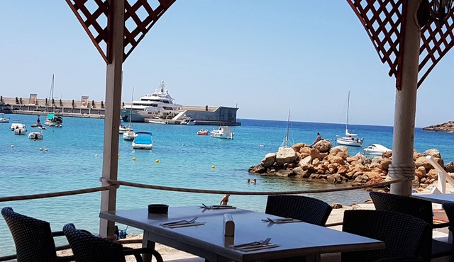 SHORT BREAKS ALSO AVAILABLE - Exclusive Spacious Apartment Directly on Beach