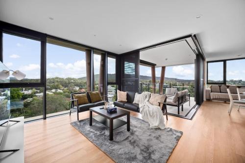 SkyHigh Retreat view and Shopping at Your Doorstep