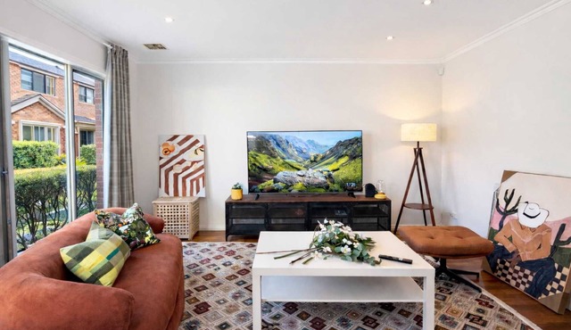 Sophisticated Urban Sanctuary Style Meets Conven