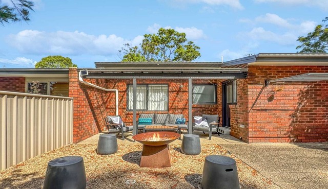 Spacious 2-Bed Townhouse with BBQ in Surf Beach