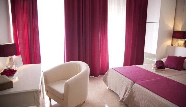 Spacious 4-Bedroom Apartment in Córdoba's Historic Center, Near the Mezquita