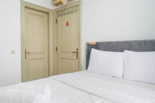 Spacious Classic 1BR Apartment at Taman Beverly By Travelio in Putat-gede