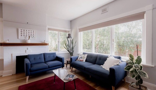 Spacious home near the Derwent in Sandy Bay