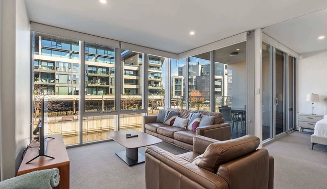 Spacious Lakefront Apartment with Pool Access