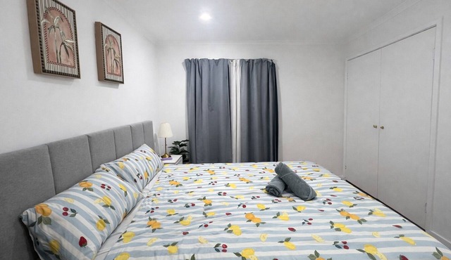 Spacious Private Room| Extra Comfort| Ideal for Couples| Hillcrest