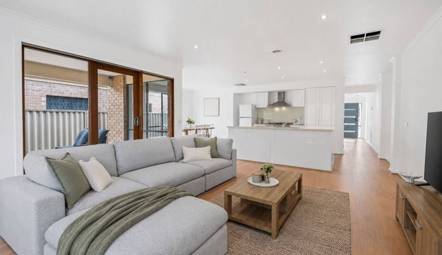 Springside Retreat – Caroline Springs by Ready Set Stay