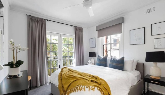 St James, Art Deco Dream - 2 Bedrooms w Aircon
