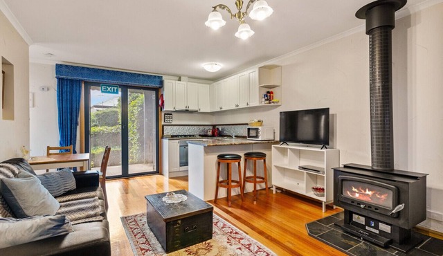 StayAU Bayview Candlewick Suite SPA in Dandenong