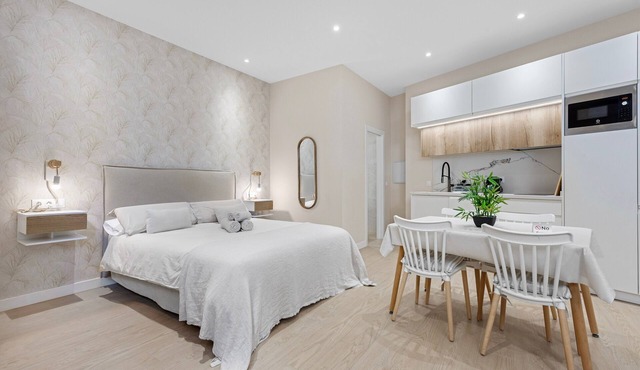 Studio Apartment 'Casamar - New Malagueta' with Wi-Fi and Air Conditioning