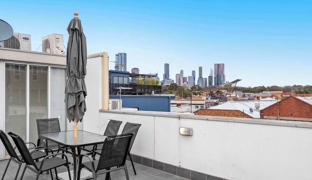 Stunning 3BD Executive Home in Ultra-hip Fitzroy!