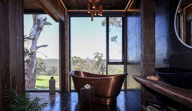Stunning African themed luxury villa - Eaglesnest