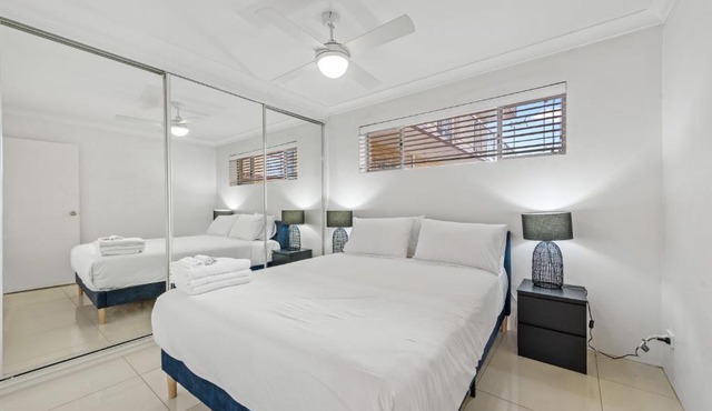 Stylish 2BRM Apt near Gabba with Free Parking & WiFi