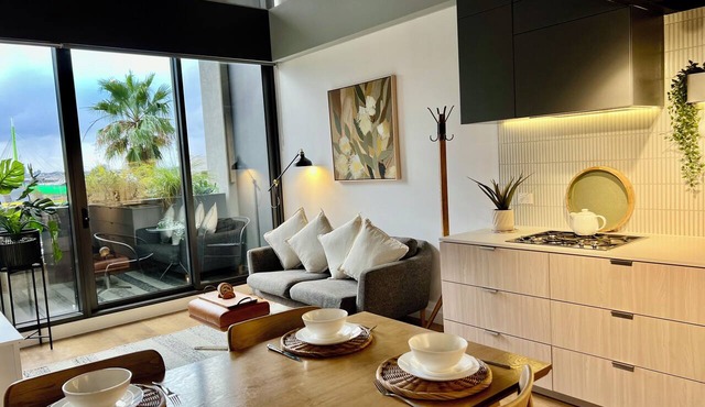 Stylish Two Bedroom Two Bathroom Plus Loft Lounge Room
