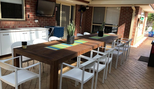 “SUMMER/WINTER Getaway “Sleeps up to 16” (6BR) Ocean Grove