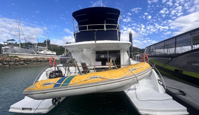 Sun-Kissed Sailing Adventure in Gran Barrera de Coral from Playa Airlie, Queensland
