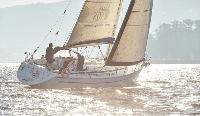 Sun-Kissed Sailing Adventure in Vigo, Galicia