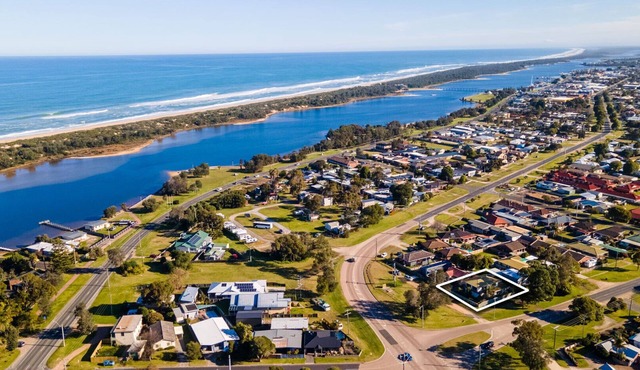 Sunseeker on Palmers: Immerse yourself in Lakes Entrance and create memories