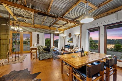 Sunset Cottage - Yarra Valley